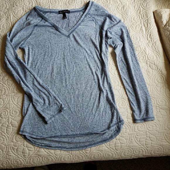 Pullover - Picture 1 of 1